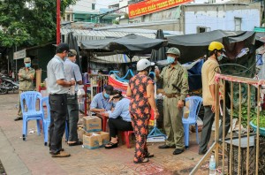 Chủ tịch Khánh Hòa: Không để người dân thiếu đói, không được chăm sóc