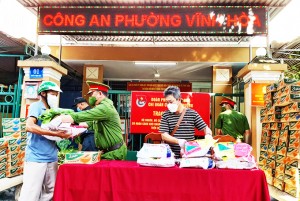 Trưởng công an phường Vĩnh Hòa: Tấm lòng với những người khó khăn