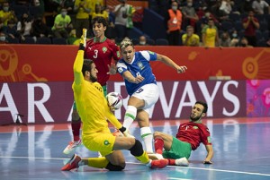 Tứ kết Futsal FIFA World Cup 2021: Brazil, Argentina thắng nhọc nhằn