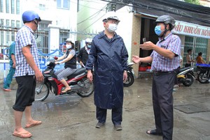 Mưa lớn, nước thoát không kịp, Nha Trang bị ngập ở một số nơi