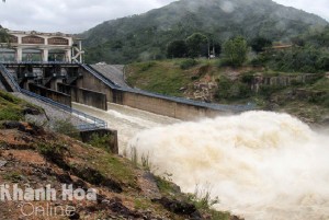 Mưa lớn, 15 hồ chứa nước xả điều tiết
