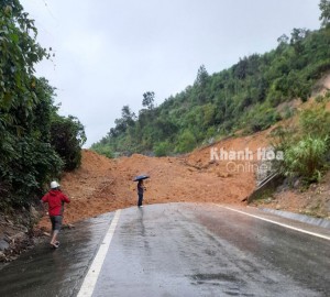 Đường Nha Trang - Đà Lạt bị chia cắt