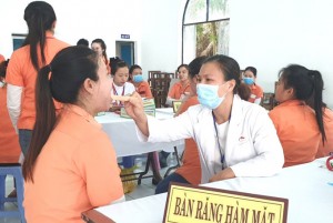 Chăm lo sức khỏe người lao động
