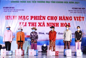 Tổ chức phiên chợ hàng Việt về nông thôn tại Ninh Hòa