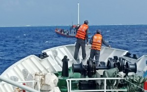Tàu KN 416 cứu hộ thành công tàu cá Quảng Ngãi trôi dạt trên biển