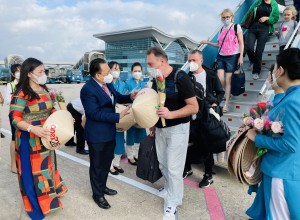 Du khách Nga hào hứng khi trở lại Khánh Hòa