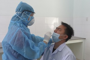 Từ 7 giờ đến 17 giờ ngày 30-12, Khánh Hòa ghi nhận thêm 591 ca dương tính với SARS-CoV-2