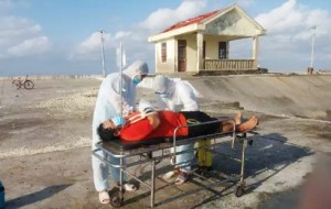 Bệnh xá đảo Song Tử Tây cấp cứu ngư dân bị tai nạn lao động trên biển