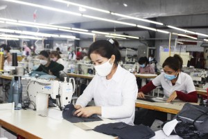 Đảm bảo lương, thưởng cho người lao động