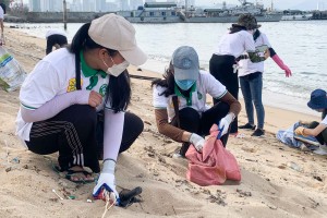 Hơn 110 tình nguyện viên tham gia nhặt rác bảo vệ môi trường