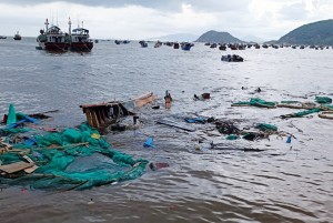 27 tàu cá ở Vạn Ninh bị giông lốc đánh hỏng