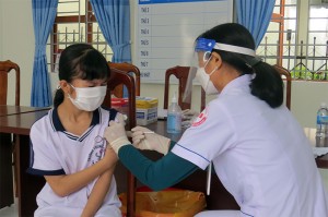 Huyện Vạn Ninh tổ chức tiêm vắc xin phòng Covid-19 cho trẻ từ 5 đến dưới 12 tuổi