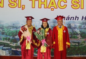 Trường Đại học Nha Trang trao bằng tốt nghiệp cho 11 tiến sĩ và 183 thạc sĩ