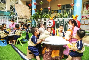 Các trường mầm non được giữ trẻ dịp hè