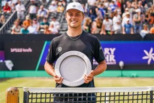 Wimbledon: Ngôi sao lạ mang tên Tim Van Rijthoven