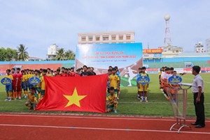 6 đội tranh tài giải vô địch bóng đá U13 tỉnh Khánh Hòa