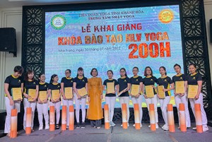 20 học viên tham gia lớp hướng dẫn viên Yoga