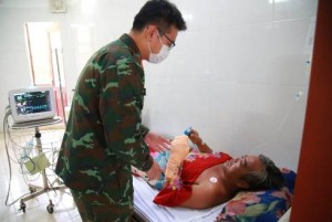 Trung tâm Y tế thị trấn Trường Sa: Cấp cứu ngư dân bị tai nạn