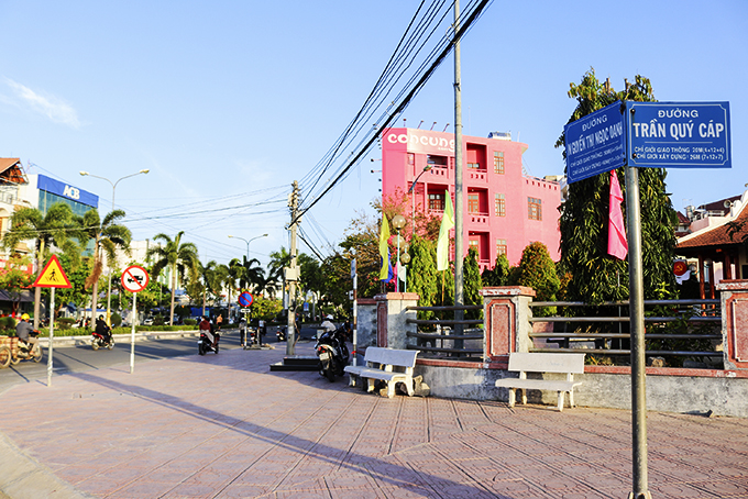 Đường Nguyễn Thị Ngọc Oanh ở trung tâm thị xã Ninh Hòa.