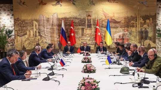 Quang cảnh phòng đàm phán giữa Nga và Ukraine tại Istanbul, Thổ Nhĩ Kỳ, ngày 29/3/2022. Ảnh: RT