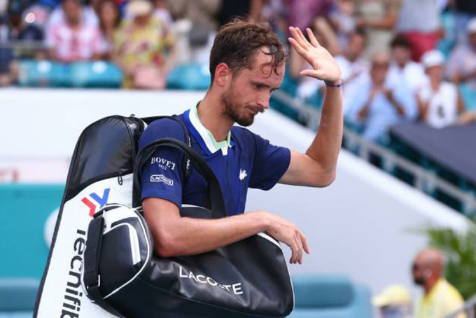 Medvedev thất bại tại ATP Miami Open và không thể đòi lại ngôi vị số 1 thế giới từ Novak Djokovic.