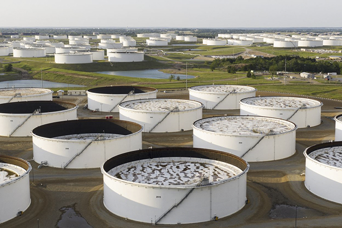Bể chứa dầu thô tại Cushing, Oklahoma, Mỹ. Ảnh: AFP/TTXVN