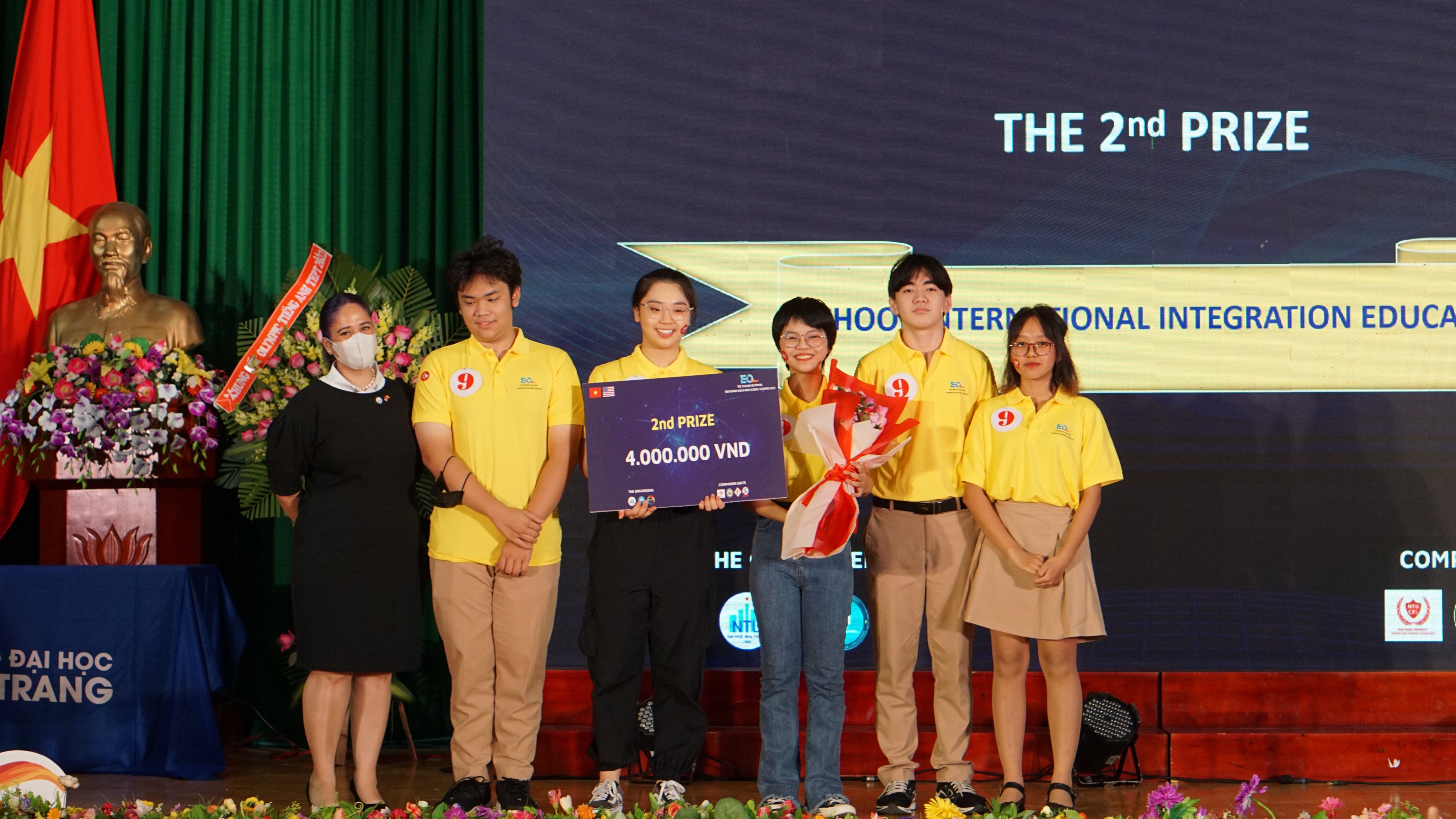 Giải Nhì thuộc về Trường iSchool Nha Trang. 