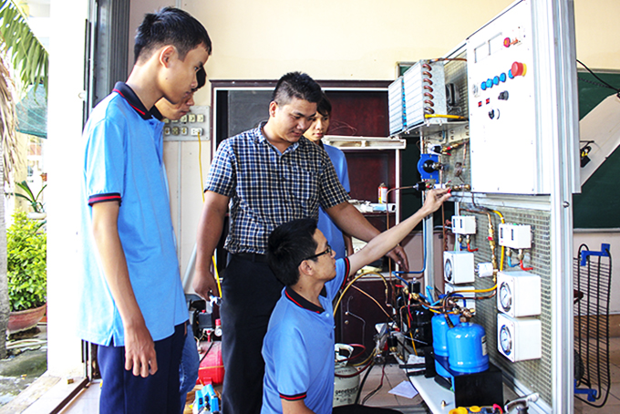 Đào tạo nghề điện lạnh tại Trường Trung cấp Nghề Diên Khánh.   
