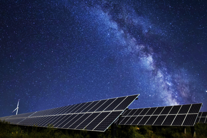  Những tấm pin mặt trời thông thường này không tạo ra điện vào ban đêm, nhưng công nghệ mới có thể làm được.