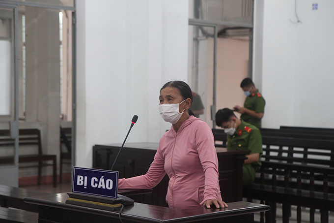 Bị cáo Lê Thị Chưa tại tòa.