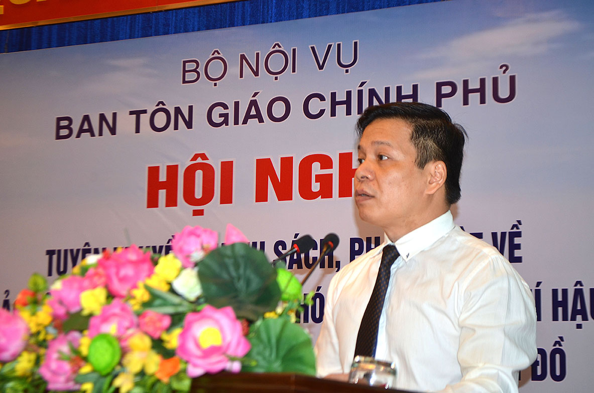 Ông Nguyễn Văn Long, Chánh Văn phòng Ban Tôn giáo Chính phủ phát biểu khai mạc hội nghị.