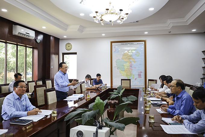 Ông Lê Hữu Hoàng phát biểu kết luận buổi làm việc.