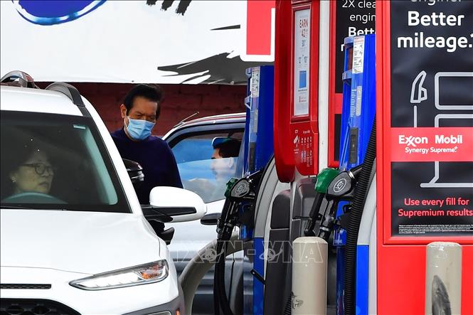 Một trạm xăng ở Los Angeles, bang California, Mỹ. Ảnh: AFP/TTXVN