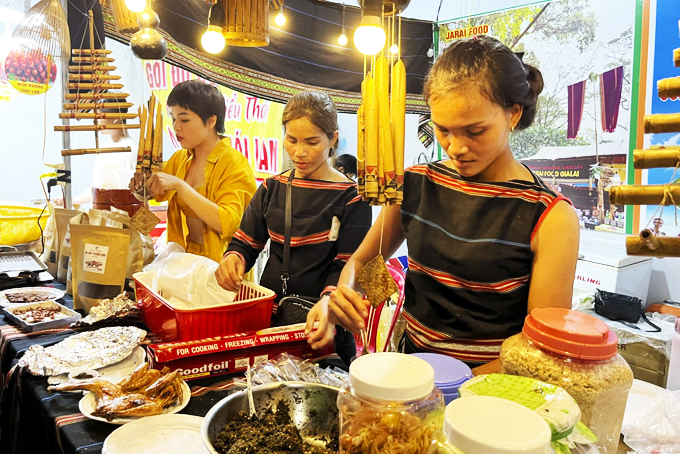 Gian hàng ẩm thực của tỉnh Gia Lai.