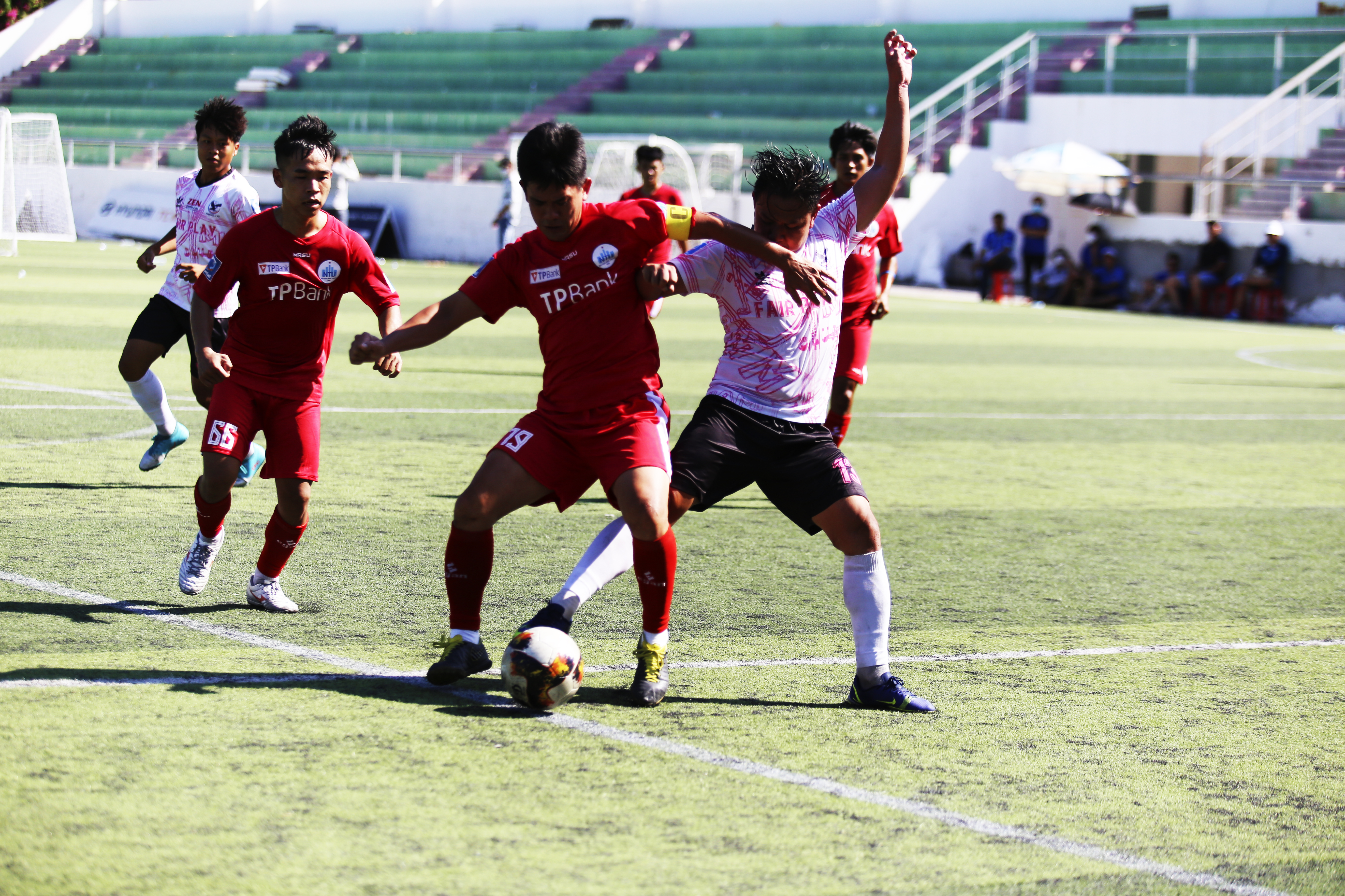 Trận tranh suất cuối vào Vòng chung kết KPL-S3 giữa hai đội Friendly gặp NTU.