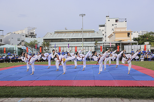 Phần biểu diễn võ Taekwondo.