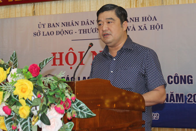 Ông Tạ Hồng Quang - Giám đốc Sở Lao động - Thương binh và Xã hội phát biểu tại hội nghị.