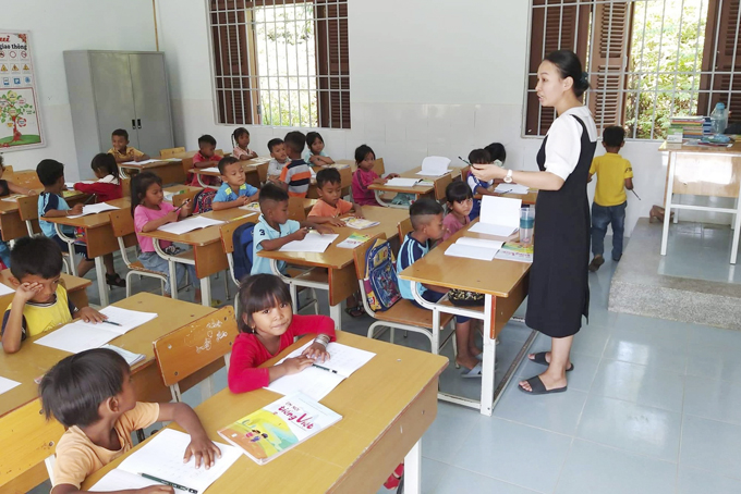 Lớp tăng cường tiếng Việt trong hè năm 2022 cho trẻ chuẩn bị vào lớp 1 Trường Tiểu học Cam Phước Đông 1. 