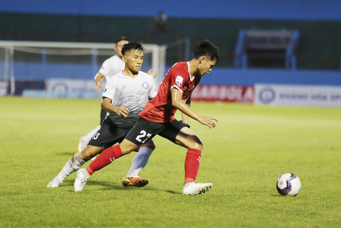 Đội bóng Khánh Hòa FC gặp Phố Hiến trên sân nhà vòng 6.