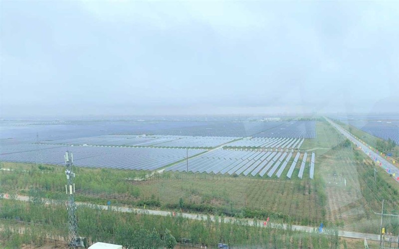 Công trình điện mặt trời công suất lớn nhất thế giới nằm ở tỉnh Thanh Hải, Trung Quốc.