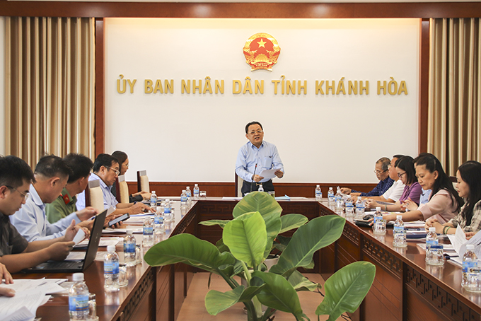 Ông Lê Hữu Hoàng kết luận cuộc họp.