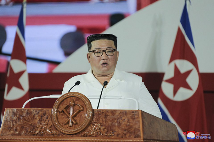 Nhà lãnh đạo Triều Tiên Kim Jong-un phát biểu tại lễ kỷ niệm 69 năm Chiến tranh Triều Tiên ngày 27/7. Ảnh: KCNA