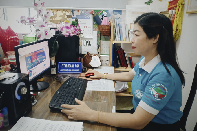 Hội Phụ nữ phường Phước Long (TP. Nha Trang) ứng dụng công nghệ thông tin  trong triển khai công tác hội và phong trào phụ nữ.