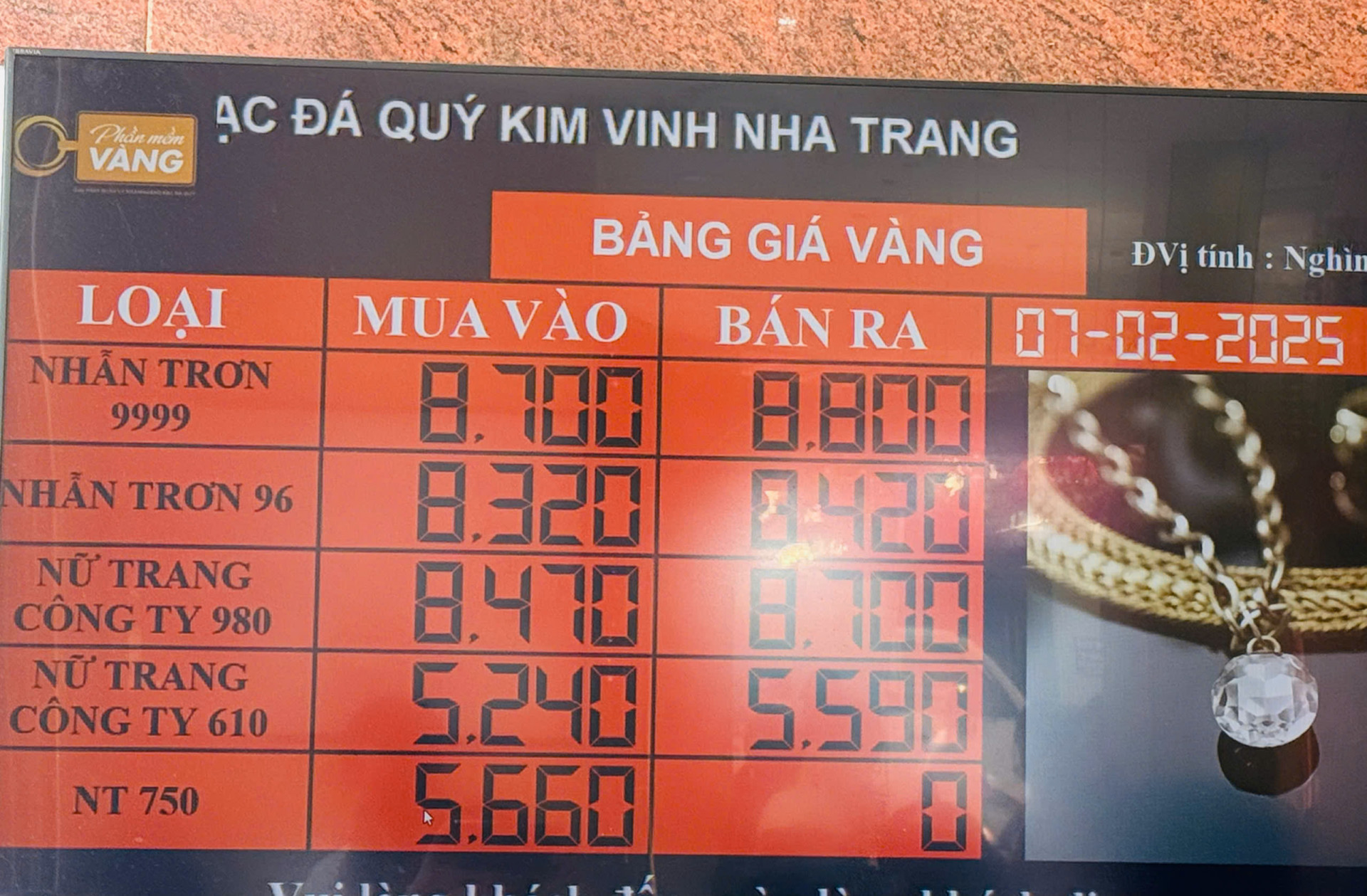 Giá vàng nêm yết tại tiệm vàng Kim Vinh